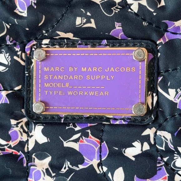 MARC JACOBS LAPTOP MESSENGER BAG CUTE AND UNIQUE - Picture 3 of 14